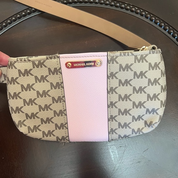 Michael Kors Belt leather mini side purse size Large - Picture 5 of 7